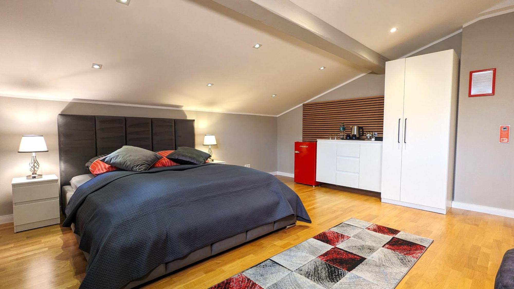 3 Rooms - Zimmervermietung Naehe Flughafen Ber - Gratis Wlan, Parken & Netflix Berlin Kültér fotó